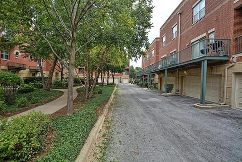 1136 E 46th St, Chicago, IL 60653 photo 21