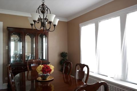 5746 N Mango Ave, Chicago, IL 60646 photo 10