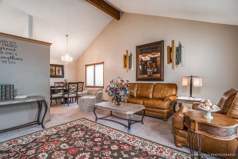 2835 Compton Rd, Aurora, IL 60504 photo 2