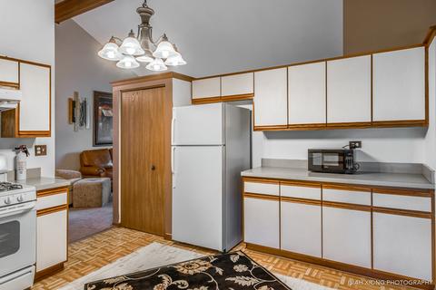 2835 Compton Rd, Aurora, IL 60504 photo 6