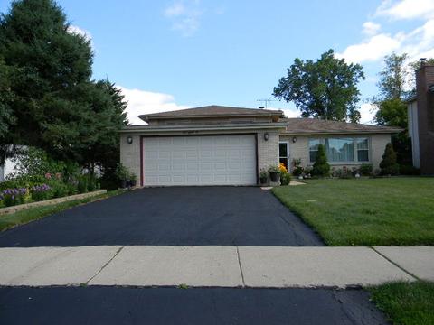182 E Strong St, Wheeling, IL 60090 photo 2