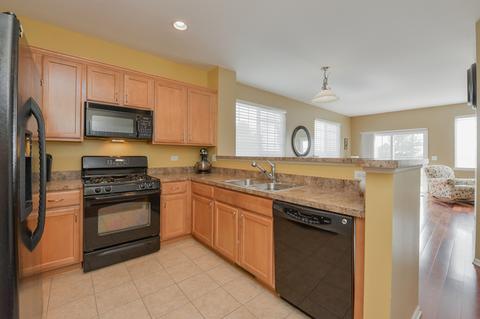 815 Daniel Dr, Minooka, IL 60447 photo 6