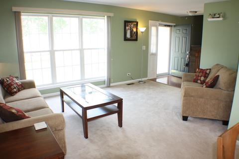 1240 Spring Creek Rd, Elgin, IL 60120 photo 4