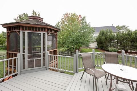 1240 Spring Creek Rd, Elgin, IL 60120 photo 9