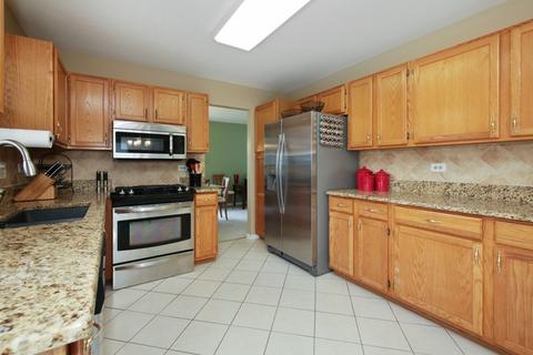 1240 Spring Creek Rd, Elgin, IL 60120 photo 7