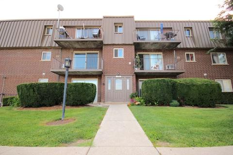 586 Fairway View Dr #1-3D, Wheeling, IL 60090 photo 1