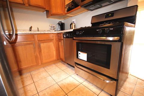 586 Fairway View Dr #1-3D, Wheeling, IL 60090 photo 5