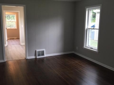 208 Gertrude St, Elgin, IL 60123 photo 5