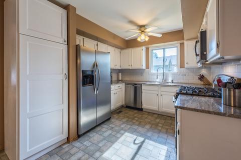 1020 Dover Ln, Aurora, IL 60504 photo 7