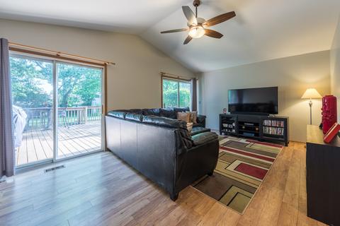 1020 Dover Ln, Aurora, IL 60504 photo 11