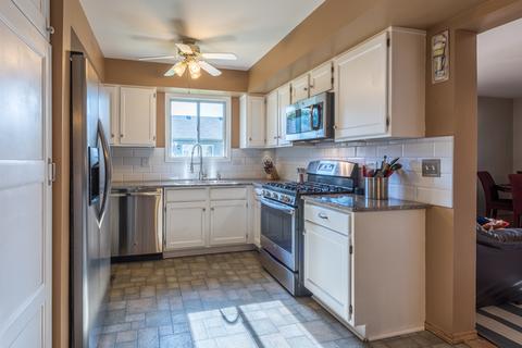 1020 Dover Ln, Aurora, IL 60504 photo 8