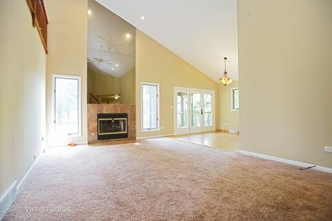 1604 Cypress Ct, Hoffman Estates, IL 60169 photo 4