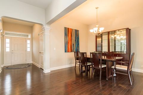 5757 Red Oak Dr, Hoffman Estates, IL 60192 photo 2