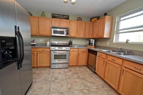1412 Broadlawn Dr, Plainfield, IL 60586 photo 7