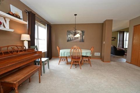 1412 Broadlawn Dr, Plainfield, IL 60586 photo 5