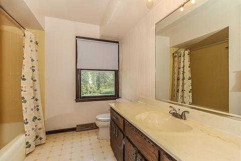 425 S Hickory Ave, Bartlett, IL 60103 photo 21