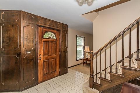 425 S Hickory Ave, Bartlett, IL 60103 photo 2