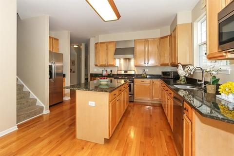 1430 Eastgate Ln, Bartlett, IL 60103 photo 5