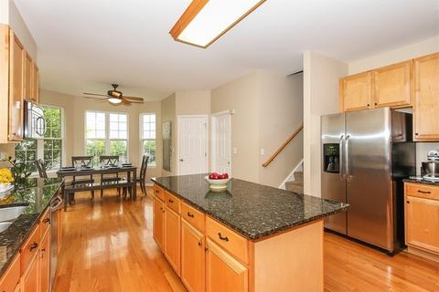 1430 Eastgate Ln, Bartlett, IL 60103 photo 11