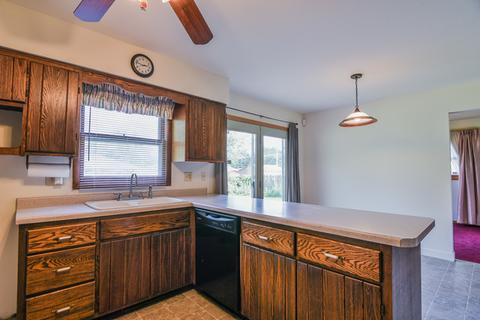 1021 Greenview Dr, Aurora, IL 60505 photo 3