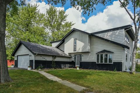 1021 Greenview Dr, Aurora, IL 60505 photo 2