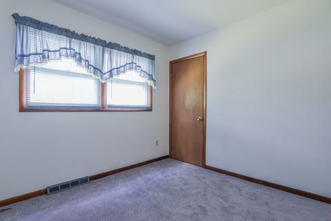 1021 Greenview Dr, Aurora, IL 60505 photo 14