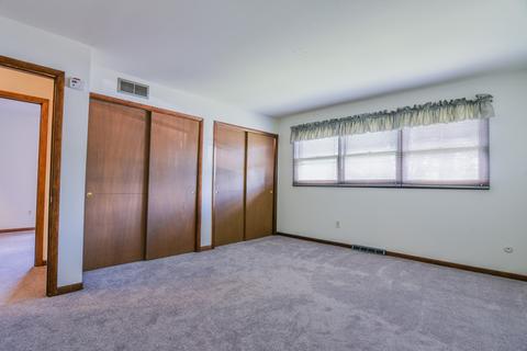1021 Greenview Dr, Aurora, IL 60505 photo 11