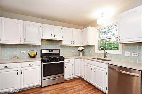 752 Colony Ave, Lindenhurst, IL 60046 photo 5