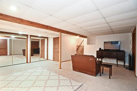 752 Colony Ave, Lindenhurst, IL 60046 photo 8