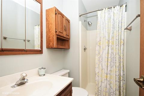 752 Colony Ave, Lindenhurst, IL 60046 photo 10