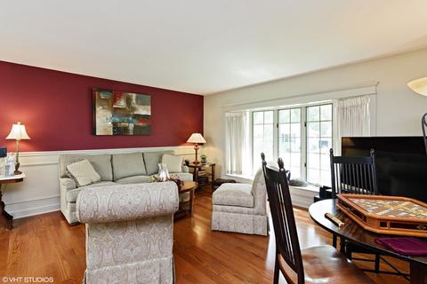 1032 Valley Stream Dr, Wheeling, IL 60090 photo 2