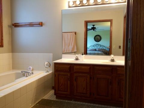 954 Ascot Dr, Elgin, IL 60123 photo 13