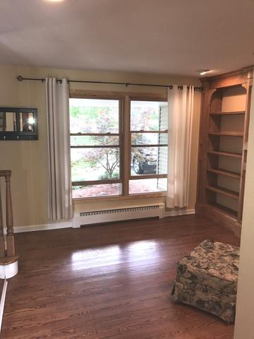 1402 E Cedar Ln, Mount Prospect, IL 60056 photo 3