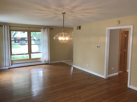 1402 E Cedar Ln, Mount Prospect, IL 60056 photo 2