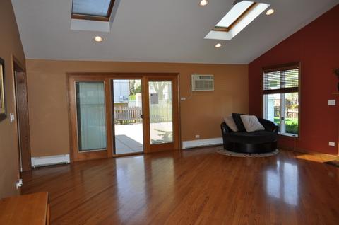 1402 E Cedar Ln, Mount Prospect, IL 60056 photo 13