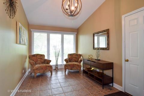 1370 Meyer Rd, Hoffman Estates, IL 60169 photo 2