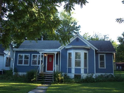 310 E Hickory St, Chatsworth, IL 60921 photo 1