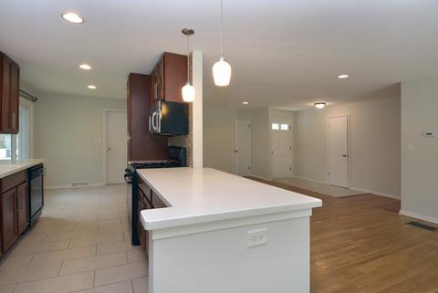 1758 E Carib Ln, Mount Prospect, IL 60056 photo 9