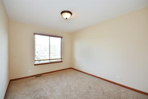 3146 Whitney Rd, Aurora, IL 60502 photo 6