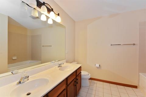 3146 Whitney Rd, Aurora, IL 60502 photo 8