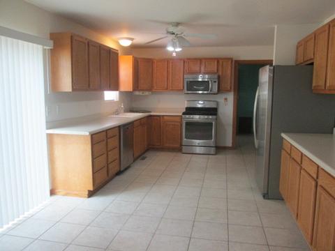 3632 Emerald Ave, Steger, IL 60475 photo 5