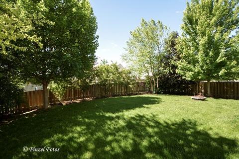 1815 Beachview Rd, Pingree Grove, IL 60140 photo 4