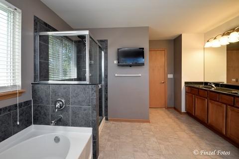1815 Beachview Rd, Pingree Grove, IL 60140 photo 20