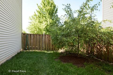 1815 Beachview Rd, Pingree Grove, IL 60140 photo 5