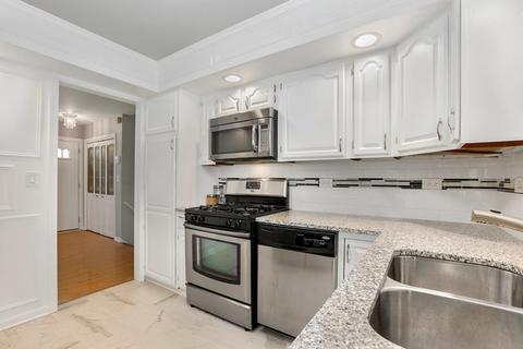 730 Marcella Rd, Des Plaines, IL 60016 photo 9