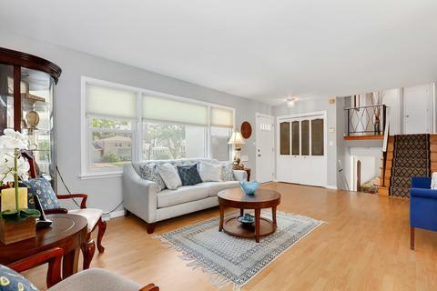 730 Marcella Rd, Des Plaines, IL 60016 photo 2