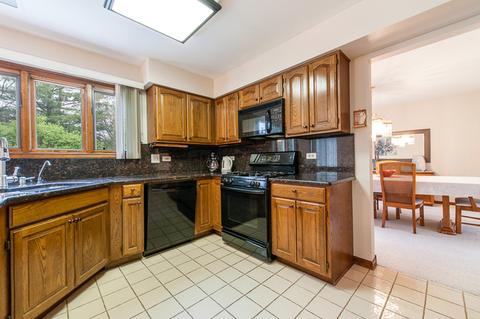 5185 Thornbark Dr, Hoffman Estates, IL 60010 photo 7