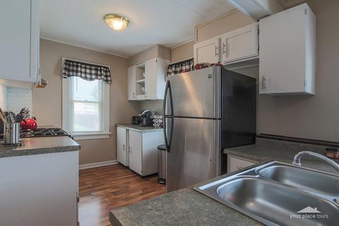 644 Gates St, Aurora, IL 60505 photo 10