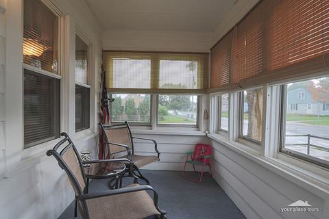 644 Gates St, Aurora, IL 60505 photo 4