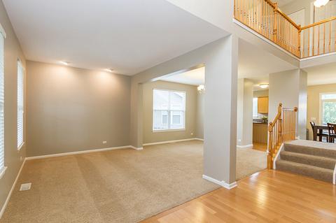 831 Beech Dr, Elgin, IL 60120 photo 5